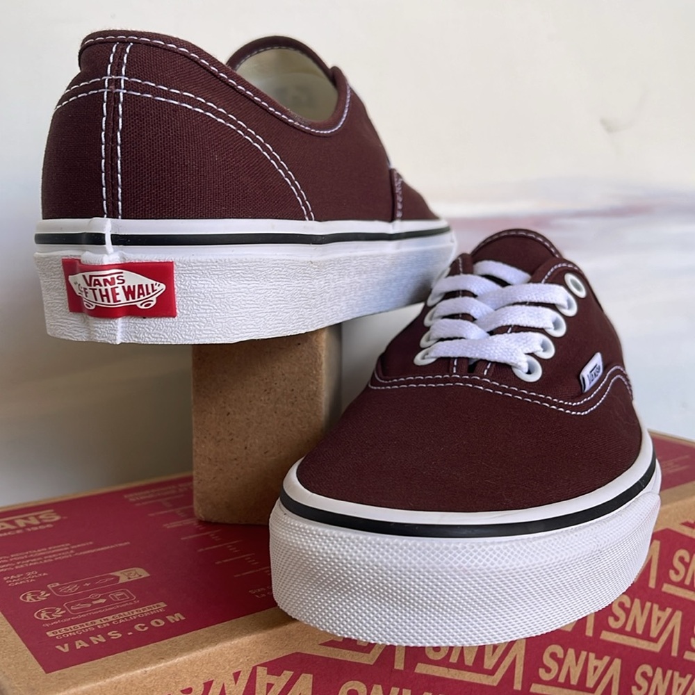 Vans WMNS Authentic
Color Theory Bitter Chocolate 
VN000BW57YO
Sneakers - Picture 10 of 16